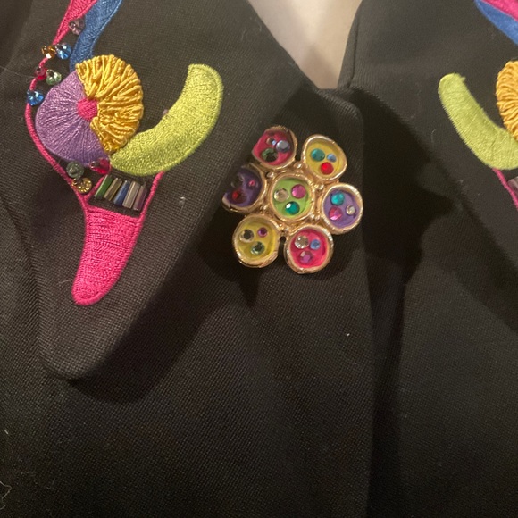 “ECAILLE” PARIS VINTAGE EMBROIDERED and BEJEWELLED BEADED BUTTON BLACK BLAZER. - Picture 4 of 16